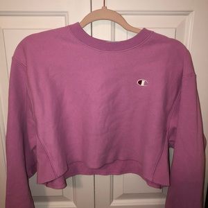 Cropped pink Champion crew neck